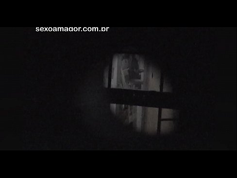 ❤️ Blondie vin an kasèt yon voyeur nan katye kache dèyè brik kre Sèks super nan nou % ht.tubsexercom.ru%
